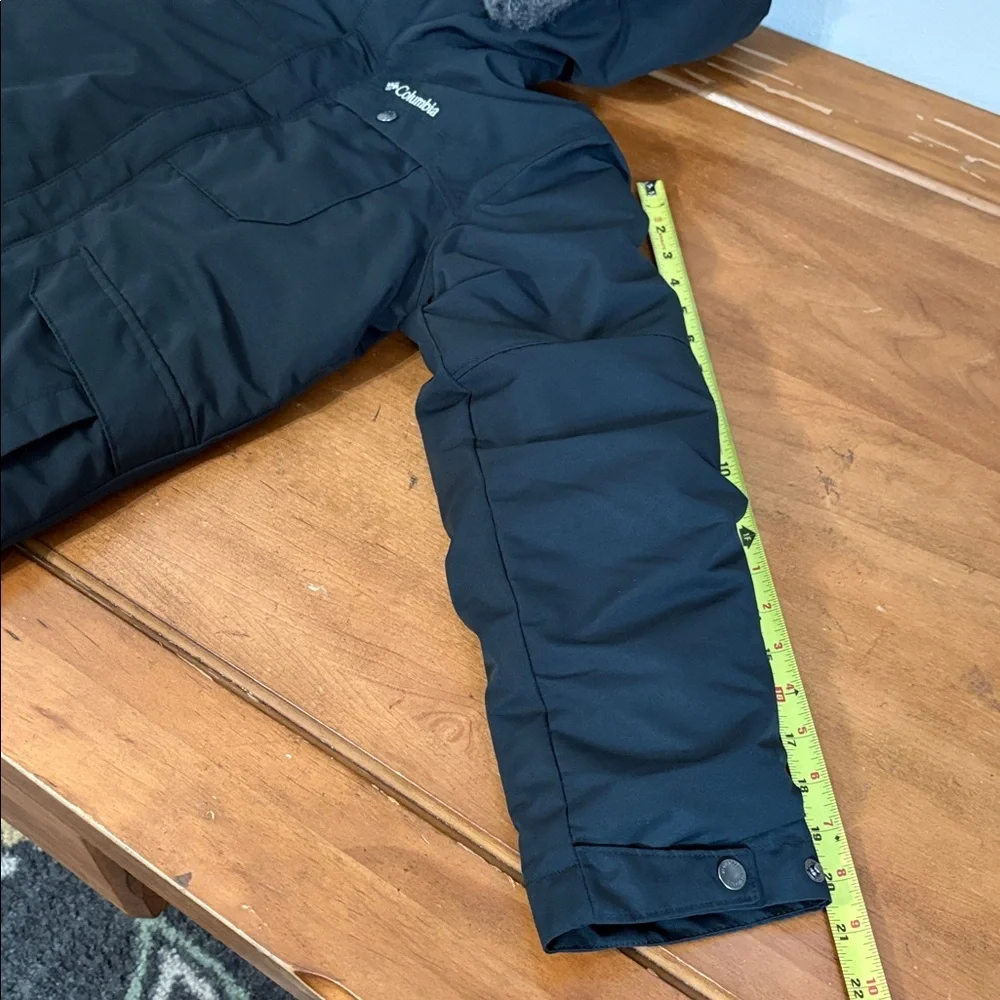 Columbia OmniTech Black Parka  with Faux Fur Trim Size Large